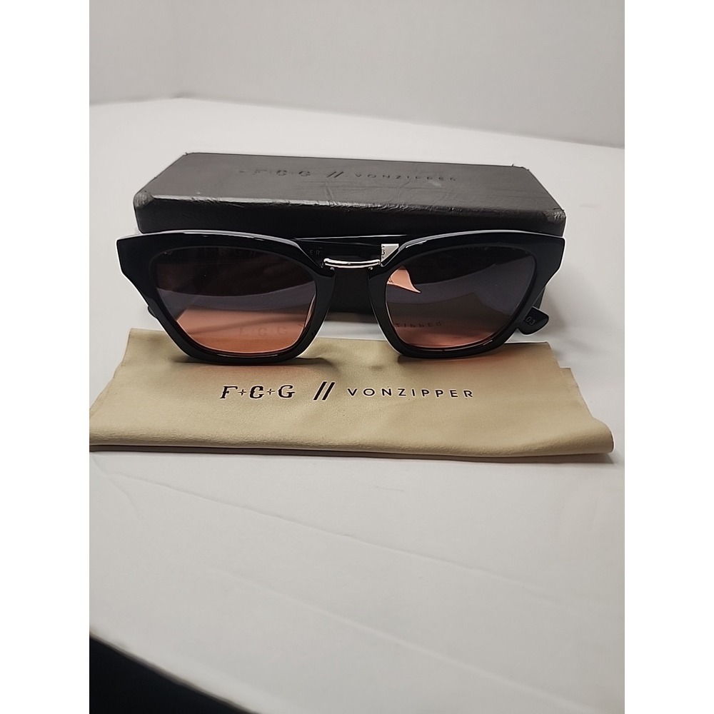 VonZipper Jinx Sunglasses Black with Rose Amber Gradient Lenses‎ Cat Eye